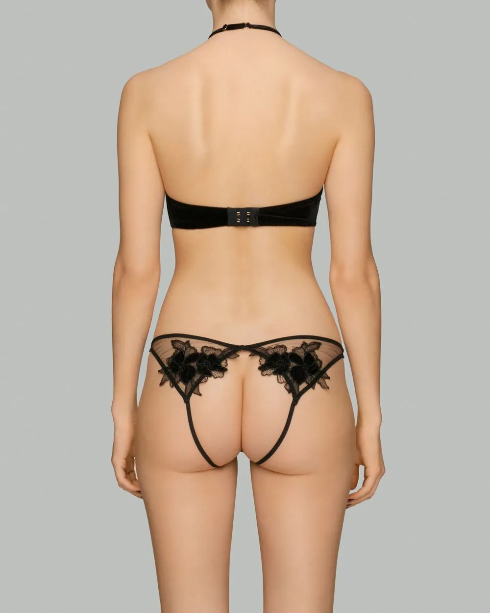 Lassuria Open Halter Bra
